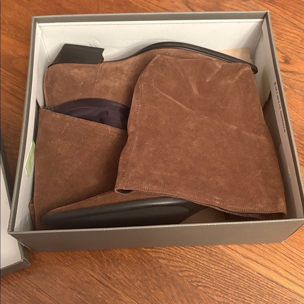 Cassie Tall Vagabond Slouch Boot in Mocha Brown - Picture 12 of 16